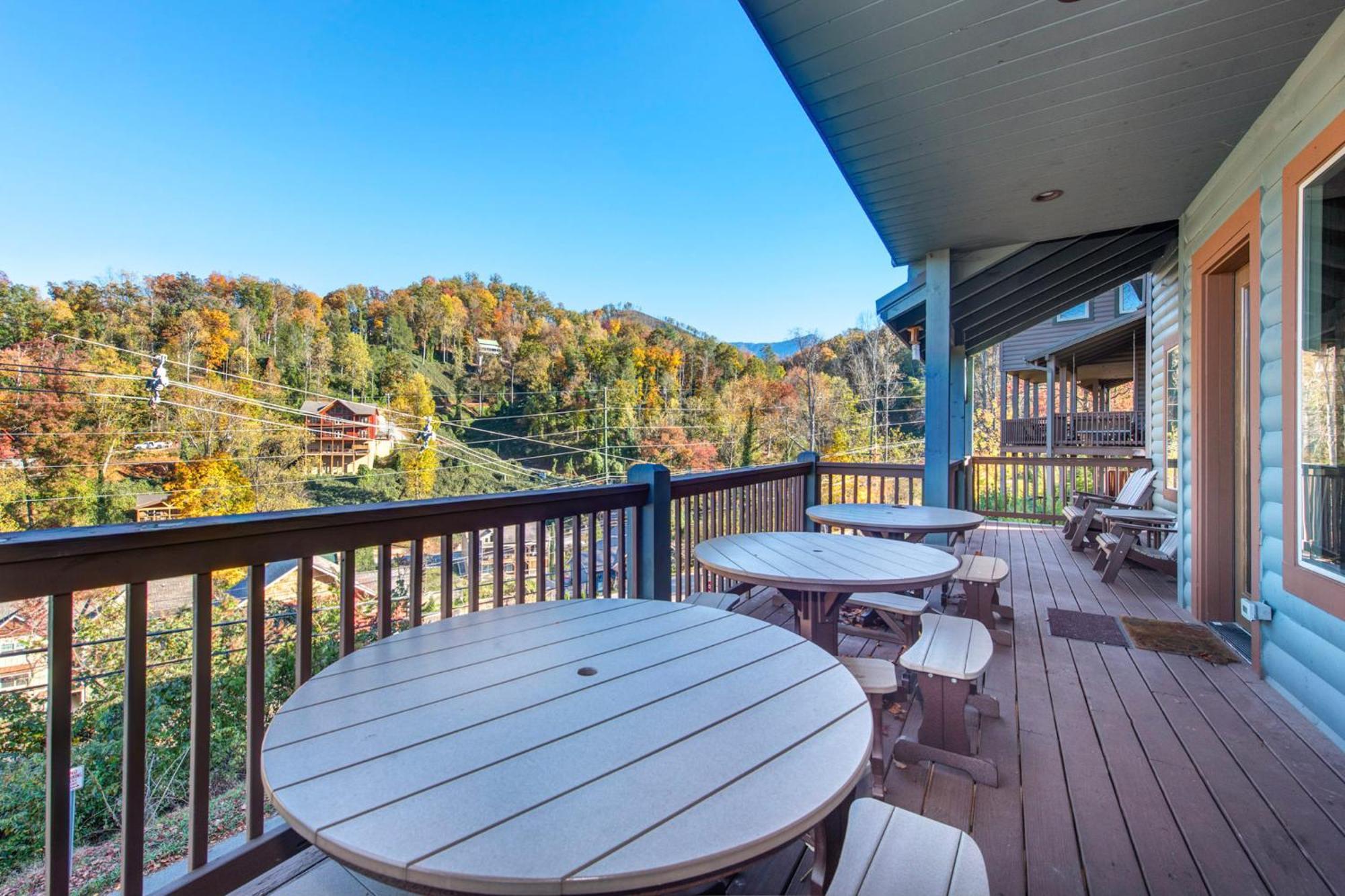 The Great Dogwood Manor By Stony Brook Cabins แกตลิงเบิร์ก ภายนอก รูปภาพ